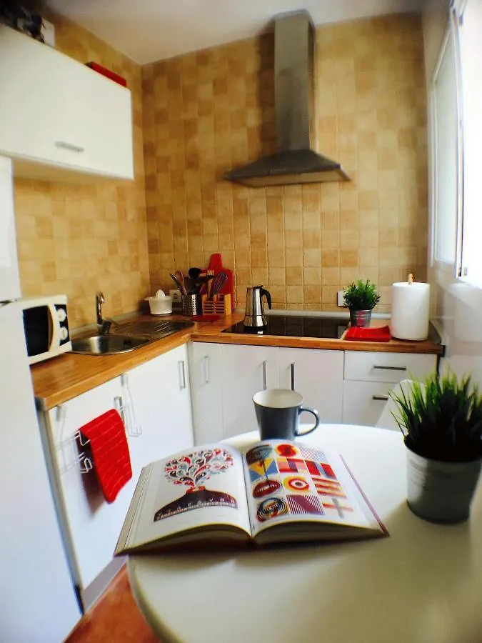 Apartamento Centro + wifi+ 2 camas de matrimonio +playa Cádiz